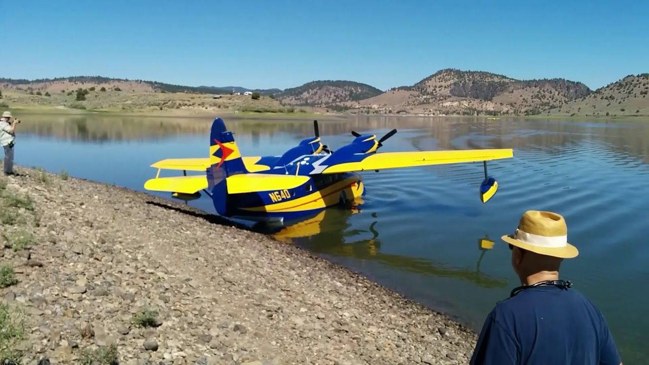 Turbine Goose N640 engine startup - YouTube