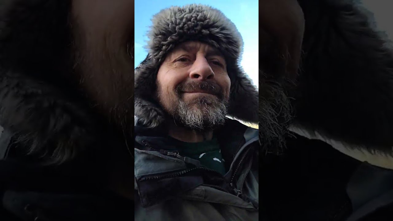 Beautiful family of Swans on the canal. Ride to Chester trying to empty my mind.