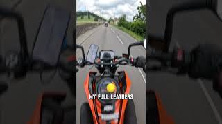 Would you sacrifice any gear in warm weather? 🌦️ 🦺 #bikegear #leatherjacket