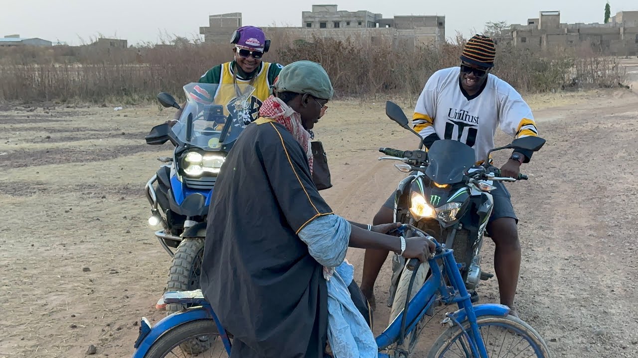 Le Fou Woroli, Boua Ladji et les cambrioleur pour sauvé sa femme Maïni