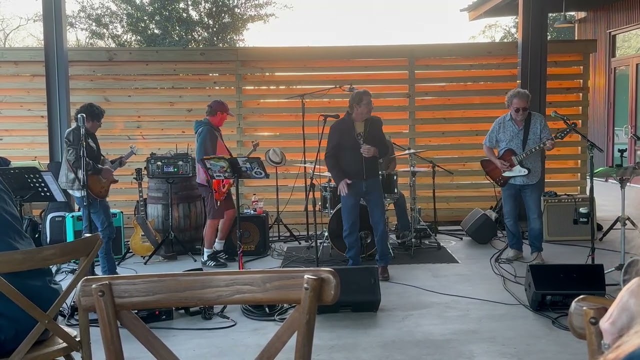 Eddie Phillips singing Fats Domino's 'My Girl Josephine'