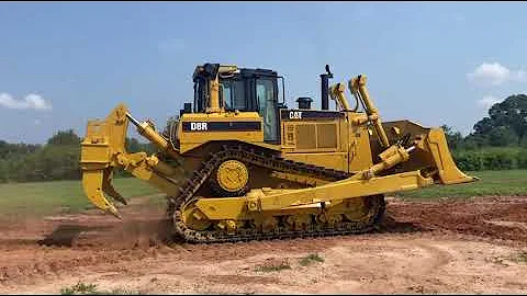 CAT D8R DOZER