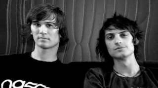 Download Lagu Camo \u0026 Krooked - History of the Future (Old Version) MP3