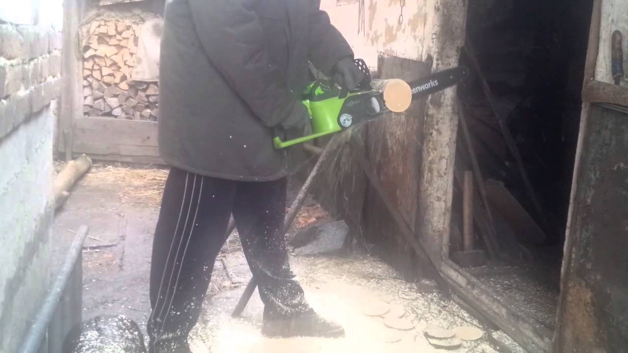 Аккумуляторная цепная пила GreenWorks 20312 G-MAX 16 Inch DigiPro - тест аккумулятора