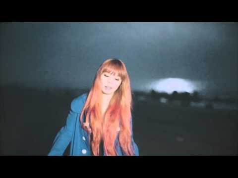 許哲珮 Peggy Hsu [ 彈吉他就能快樂 While My Guitarist Gently Weeps] 官方版MV (Official Music Video) adlı videoyu YouTube'da izle