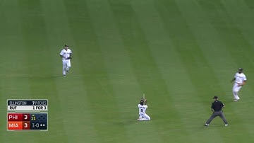 PHI@MIA: Gordon makes great over-the-shouler catch