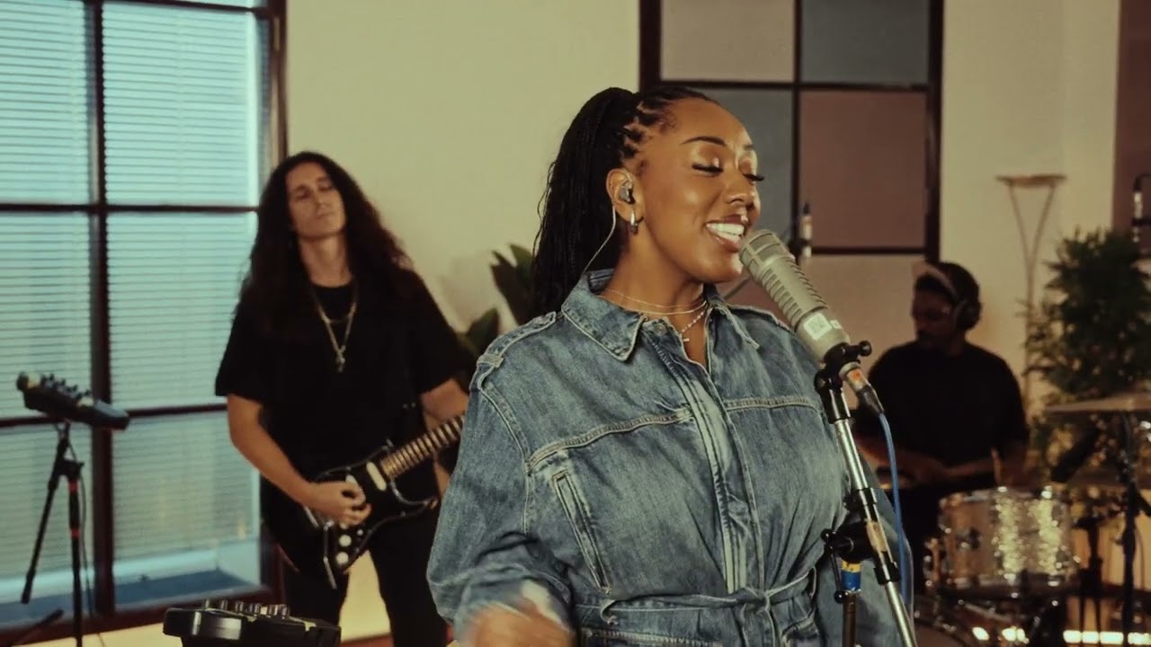 Watch Soli - Obvious (Live Performance) on YouTube Watch Soli - Obvious (Live Performance) on YouTube