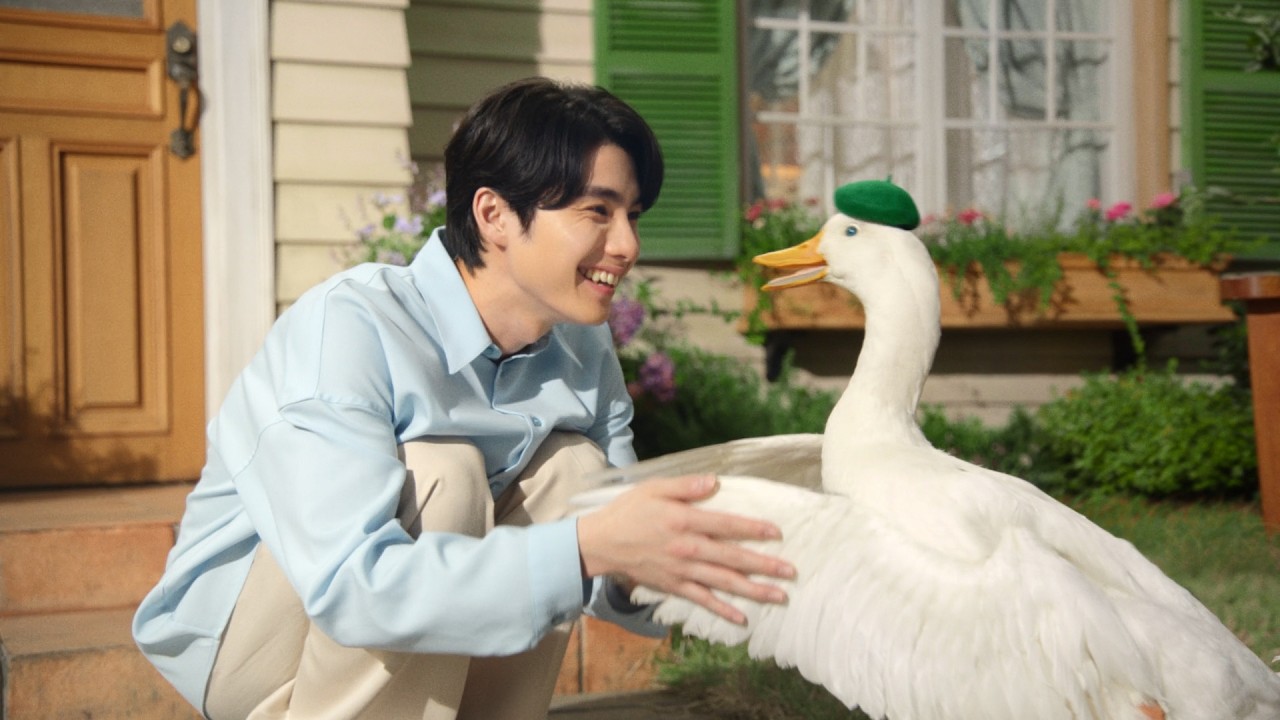 本田響矢の清潔感を共演の吉田鋼太郎＆濱田マリ＆比嘉愛未がベタ褒め！　アフラック＜あんしんパレット＞新CM＆インタビュー