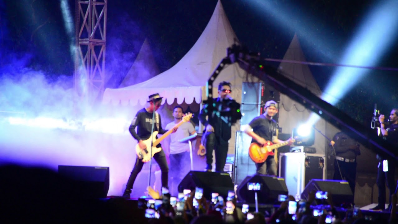 konser five Minutes di Banda Aceh "Bungoong Jumpa"