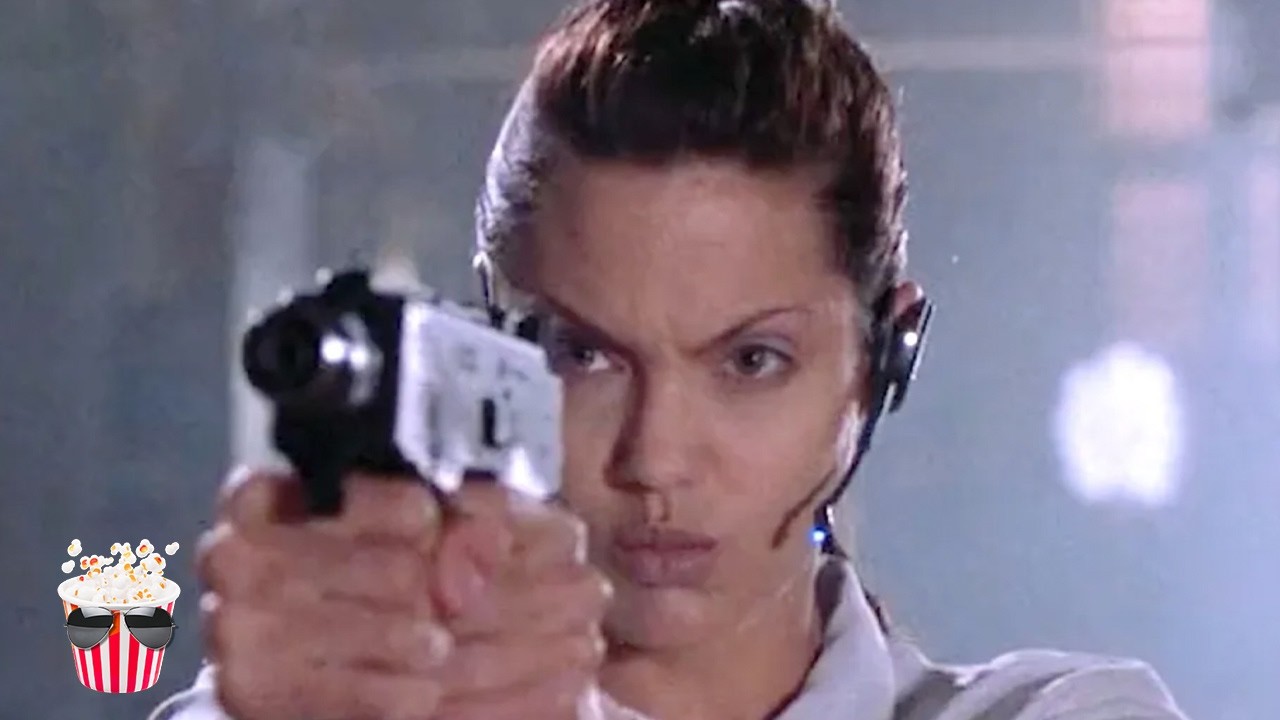 ⁣Lara Croft vs. an Entire Team of Mercenaries | Lara Croft: Tomb Raider
