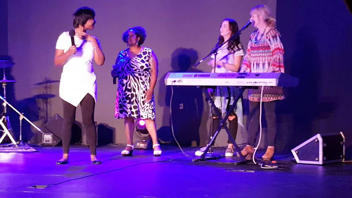 Victoria Singing