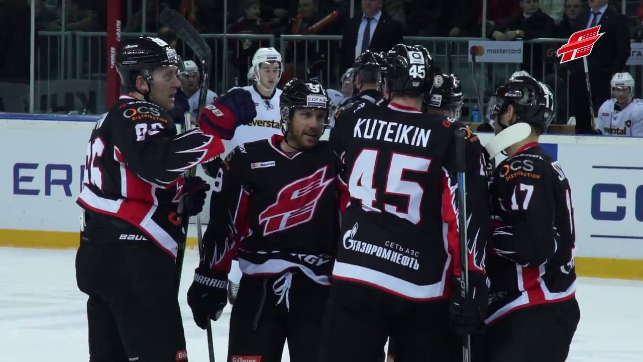 Пережогин расстреливает ворота 