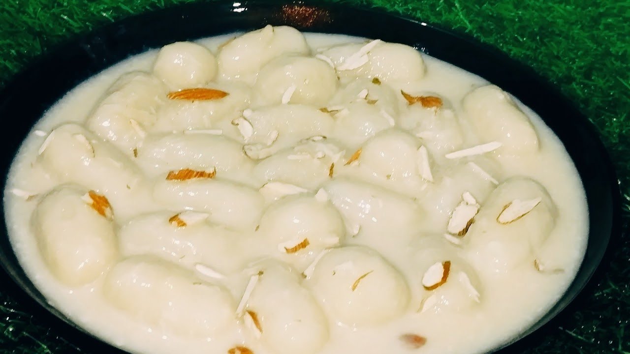 100%মানুষই ভুল করবে এই পিঠাকে রসমালাই ভেবে। আপনি কাউকে না বলে দিলে কেউ বুঝতেই পারবেনা এটা পিঠা।Pitha