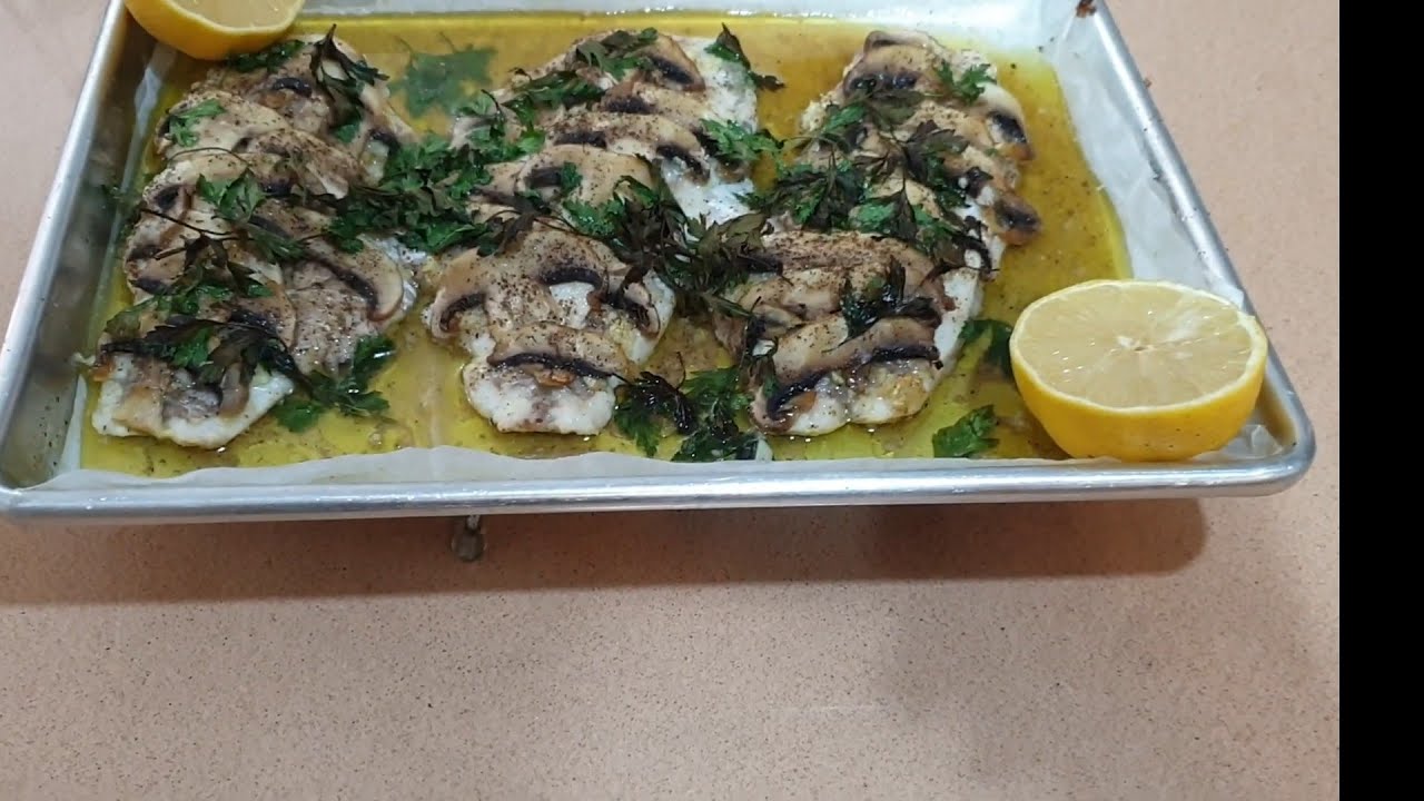 מתכון לדג בס פיטריות בעשר דקות.A recipe for bass fish with mushrooms in ten minutes