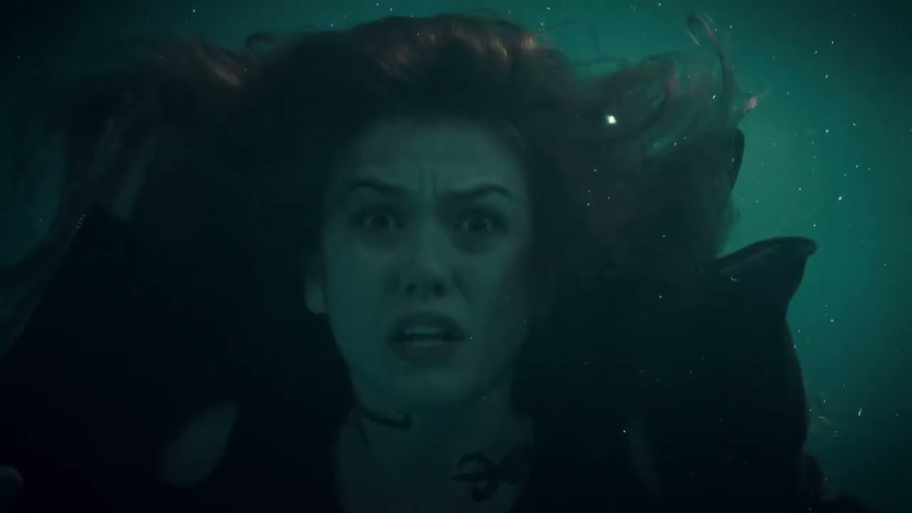 Katherine McNamara Underwater - Shadowhunters - Clary