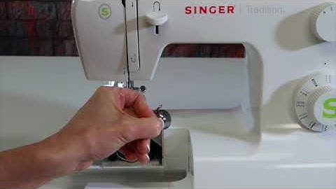 Singer Tradition 2277 4 Inserting the Bobbin