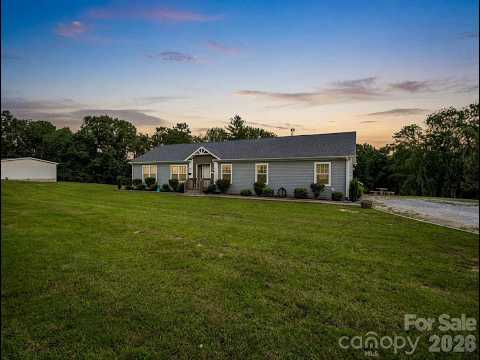 213 Big Oak Road, Hendersonville, NC home video tour