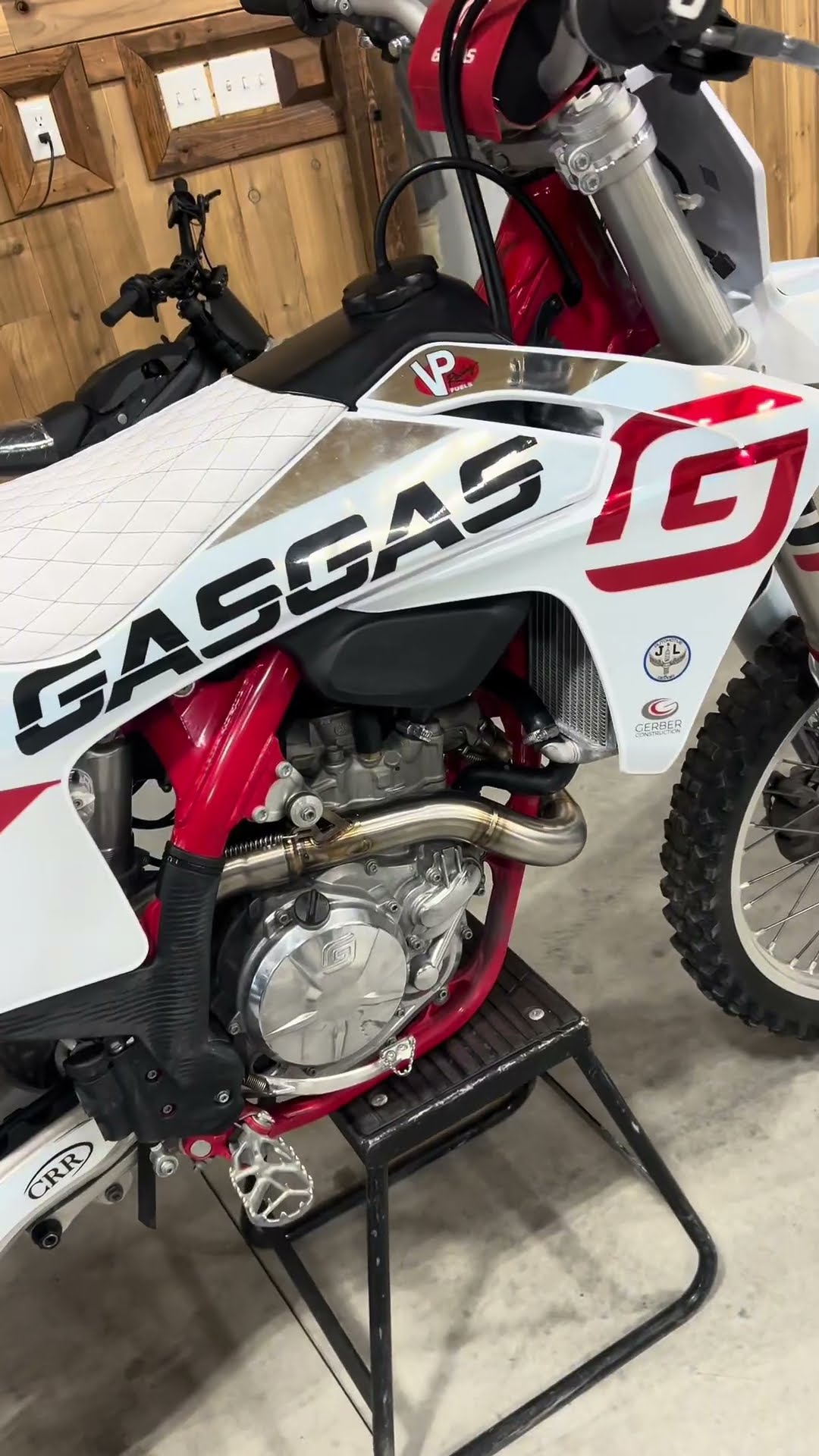 No one is beating this bike #dirtbike #shorts #catchalane - YouTube