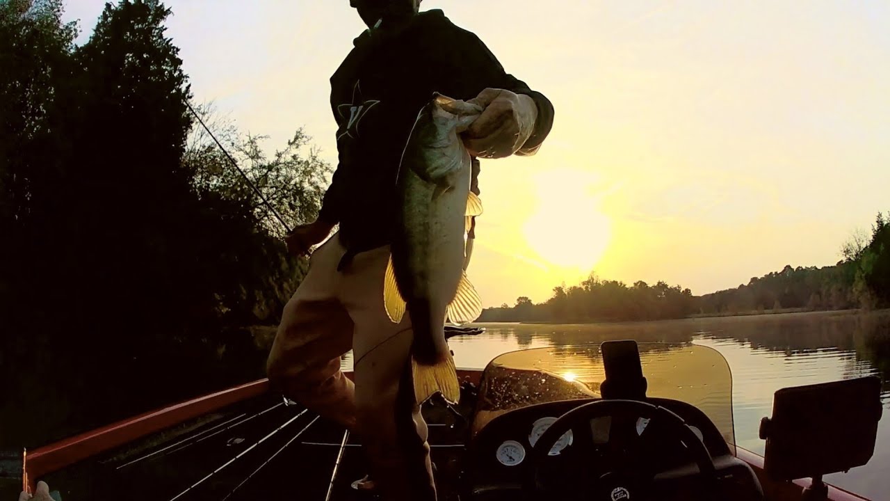 Mid Oct. 2024 Bass Fishing Old Hickory Lake