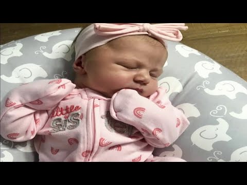 Woman has surprise baby delivery in Broward parking lot