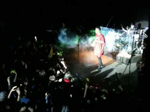今天應該很高興-黄耀明上海2012@Mao Livehouse (3)