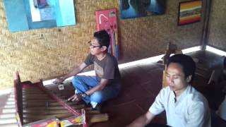 ubud indonesia gamelan villa awang awang dic.2011