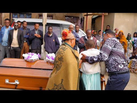 MTOTO ARUSHA AZUIA MWILI WA MAMA YAKE USIONDOKE MAAGIZO YATOLEWA ISINGEWEZEKANA