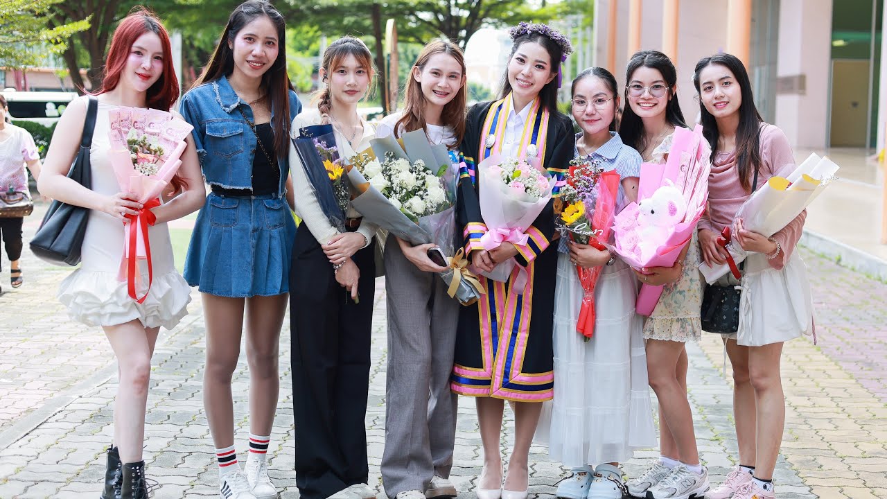 งานรับปริญญาบัตร สาวลาวมาเรียนไทย🇱🇦🇹🇭