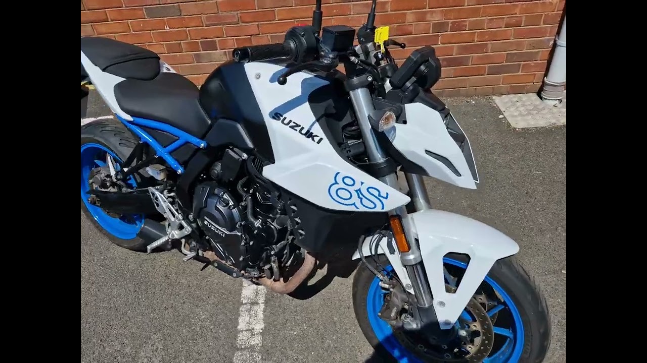 2023 GSX8S Walkaround - YouTube