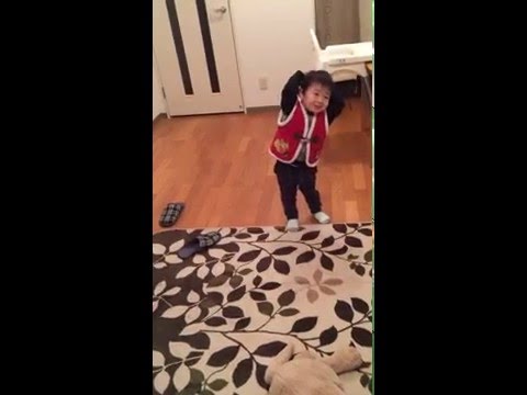 ベビーダンスを踊る