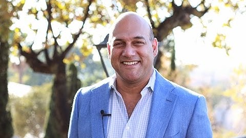 Alec Hogg speaks with Salim Ismail, founding executive director of Singularity University