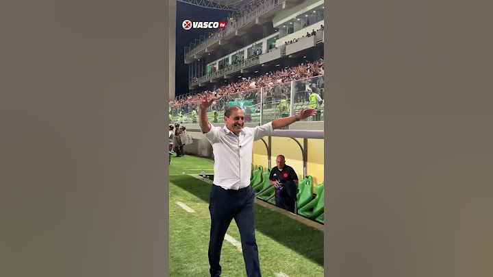 Ramon Diaz comemorando a vitória do Vascão