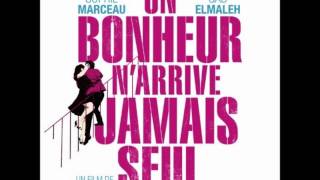 Video thumbnail of "Un bonheur n'arrive jamais seul"