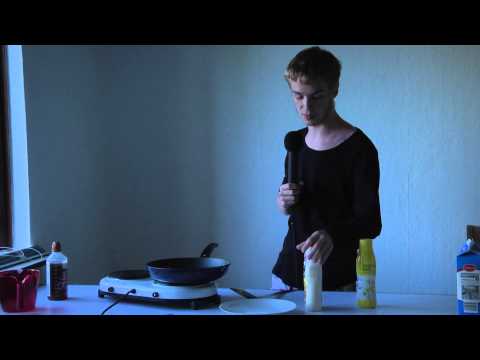 Video: Hvordan Man Laver En Pandekage Med Mælk