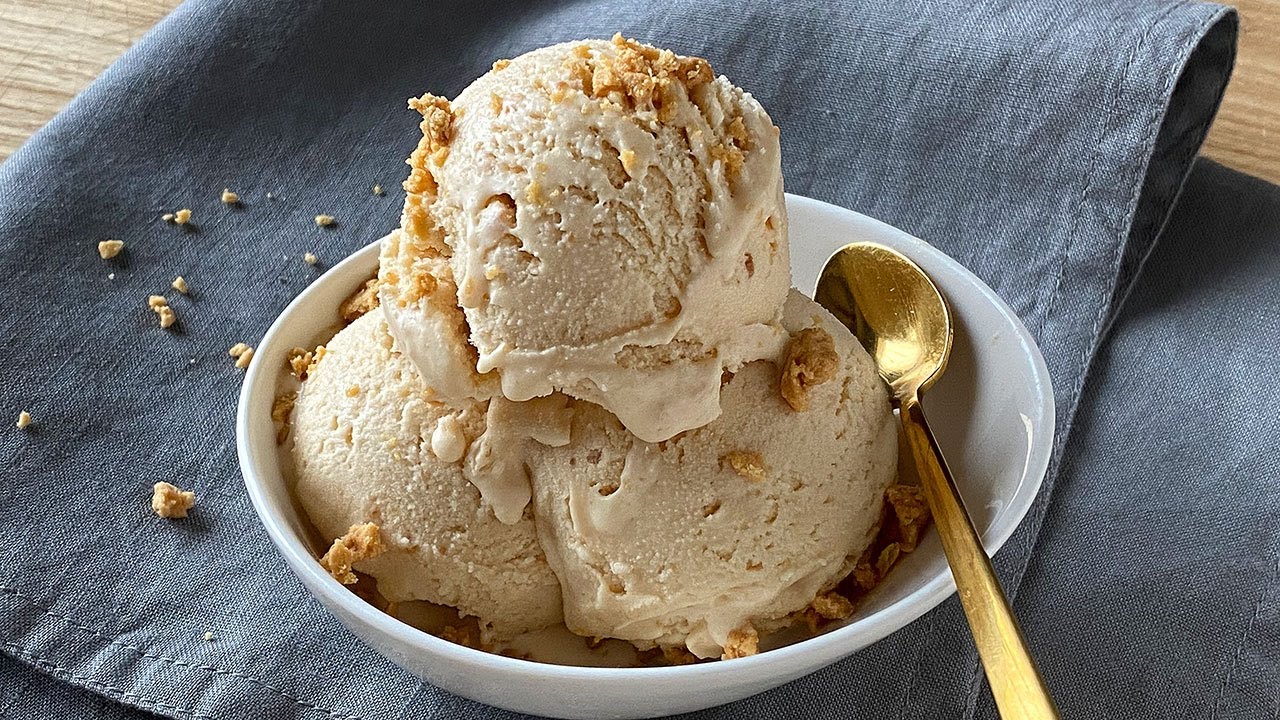 Nadie se lo cree de que se hace tan fácil. HELADO de turrón casero muy cremoso. Pocos ingredientes