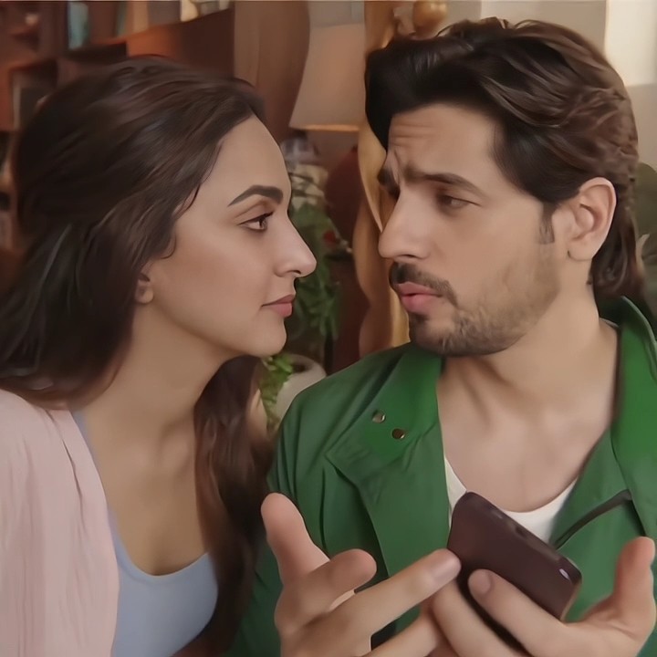 SIDKIARA - KISS Moment 😋😚💋 #sidkiara #sidharthmalhotra #kiaraadvani #shorts #youtubeshorts #short