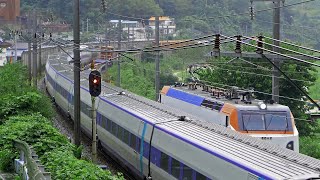 [4K] 8500호대 화물열차 & KTX 교행. #3026 부산진발 오봉행 화물열차 KTX-I 와 교행. 밀양강변 경부선 미전~밀양역. 철도영상 기차영상