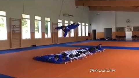 Zempo Kaiten Ukemi súper salto #judoismylife #judo #judoka #judojump  #martialarts #judotraining