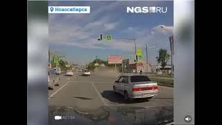 Водителя Выкинуло Из Машины. Жуткая Авария В Новосибирске 28 Мая 2021.