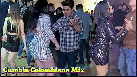 Cumbia Mix (c) Julio Vasquez y su Banana Show. Fiesta Navidaa 2021 Jem Michael Construction INC