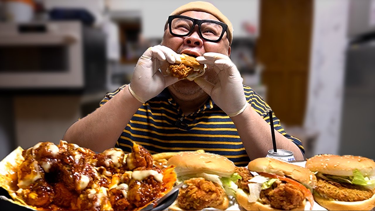 맘스터치 신메뉴 핫치즈치킨! 맛있는데 너무 맵다.. 햄버거로 매운거 달래는중│Chicken and hamburger Mukbang Eatingshow