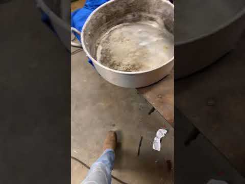Videó: Az alumínium edények otthoni tisztítása: módszerek, eszközök, utasítások