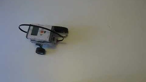 One motor to move a robot in all directions