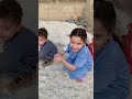 شايفين نظرة أحمد الأخيرة منها كمشت إنو بدو يشخ