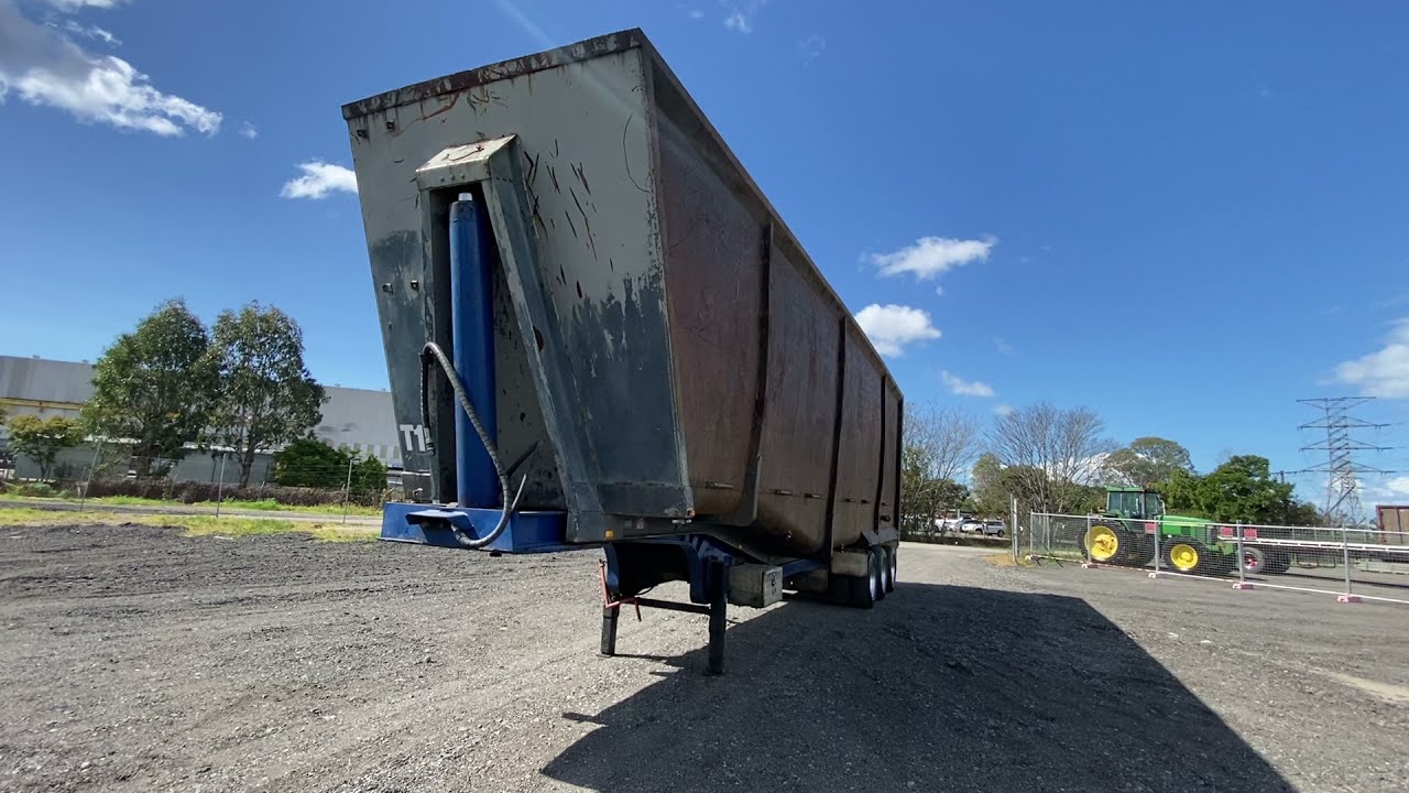 2021 Trailer/Agriculture Auction - Lot 7: 2006 Tefco Tri-Axle Super Tipper Semi Trailer