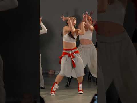 <strong>Latin</strong> rhythm brings out her special moves🔥🚨 @harimuuu #choreography