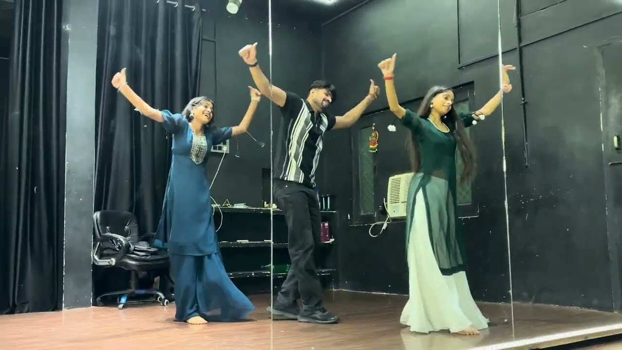 Muqaddar Me | Viral Dance Video | Instagram Viral Song