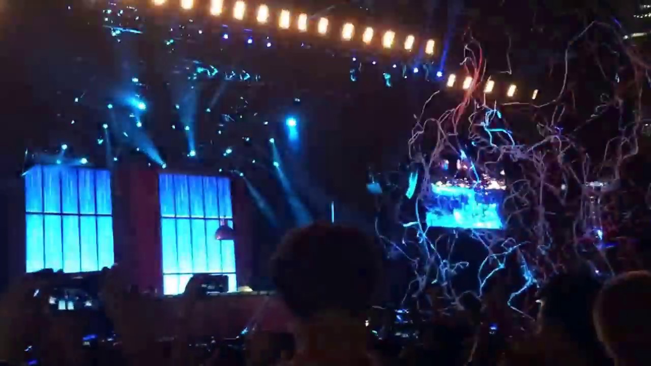 Chainsmokers @ F1 Grandprix 2017 - All We Know