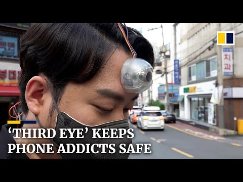 South Korean designer invents ‘third eye’ to keep smartphone addicts safe while walking