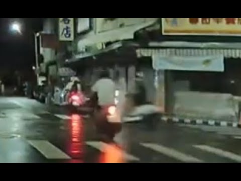 【車禍影片】 過路口沒在減速看車的啦（2023.06.07 嘉義市東區崇文街與永安街口
